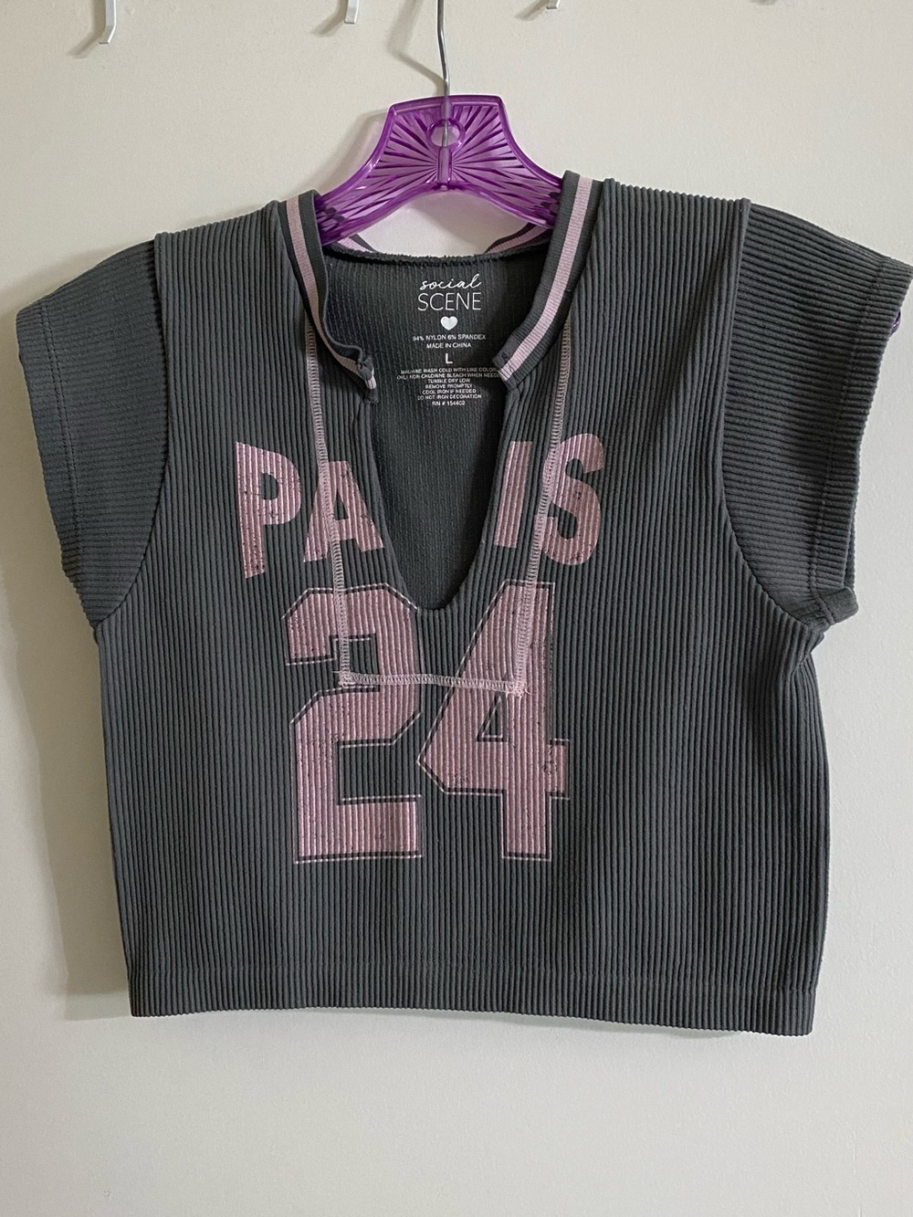 Girls gray V-neck crop top